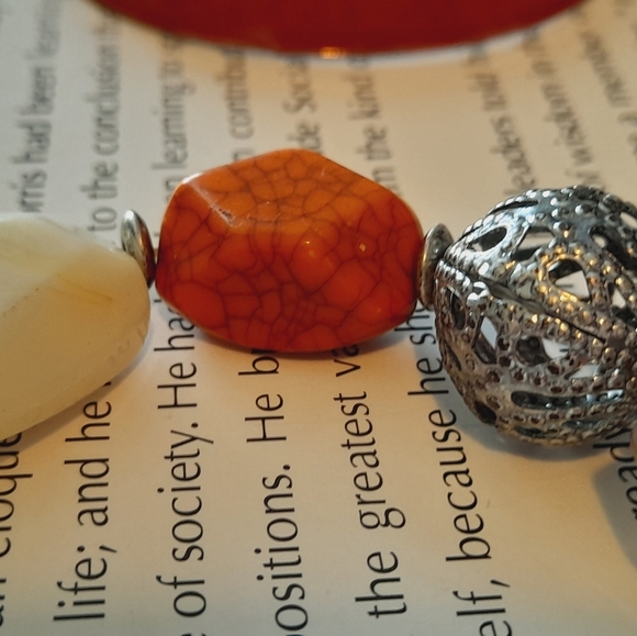 Set Of 2 Bracelets One Bangel One Stretchy - Picture 8 of 8